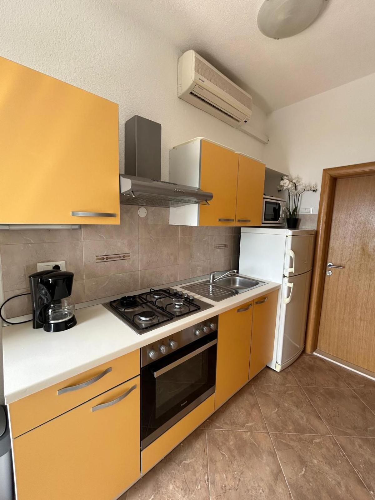 Apartment Lovre Topic Baska Voda Ngoại thất bức ảnh
